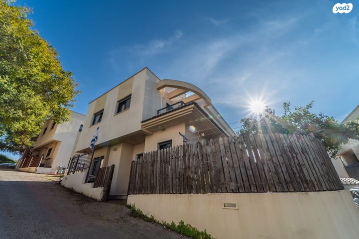 דו משפחתי, רמת ישי