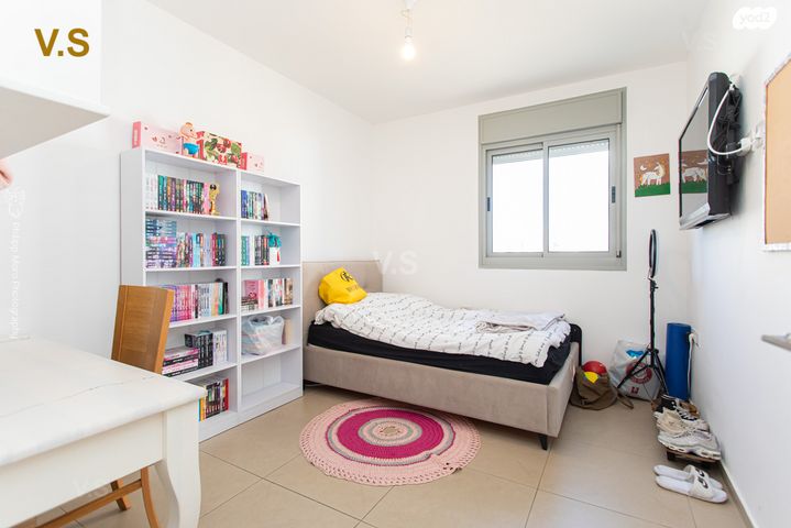 דירה, האגמית 7, החותרים, טירת כרמל