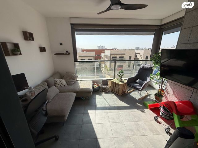 דירה, הרב אבא אבוחצירה, שדרות