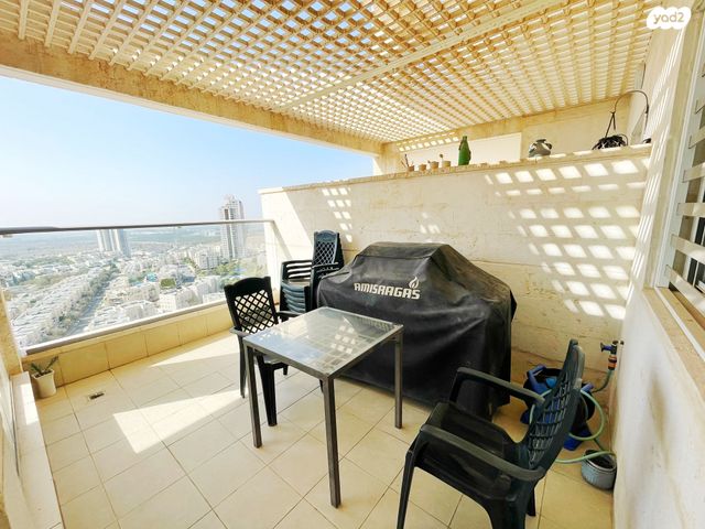 דירה, ירח אב, הכרמים, מודיעין מכבים רעות