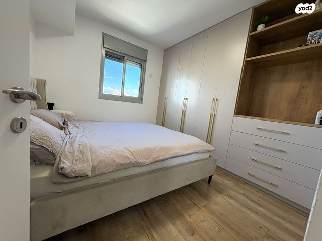 דירה, עפרה חזה, משכנות האומנים, קרית מוצקין