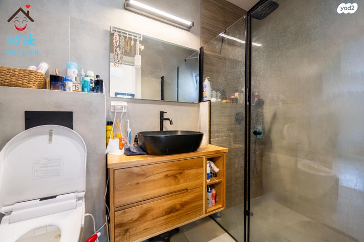 דירה, יד מרדכי, גבעת הרמבם, גבעתיים