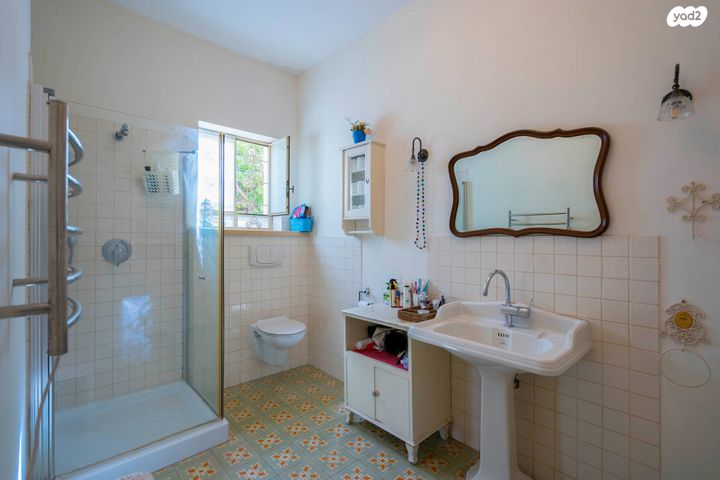 דירת גן, דרך הים, כרמל מערבי, חיפה