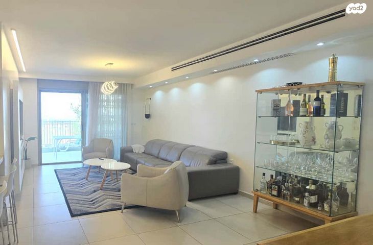 דו משפחתי, שערי תקווה