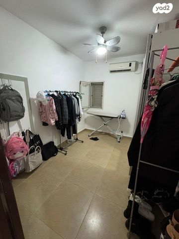 דירת גן, עין התכלת, עמידר, נהריה