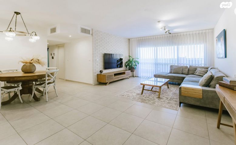 דירה, רפאל איתן, הדר המושבות החדשה / אם המושבות החדשה, פתח תקווה