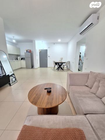 דירה, גאולה כהן, נאות פרס, רמלה