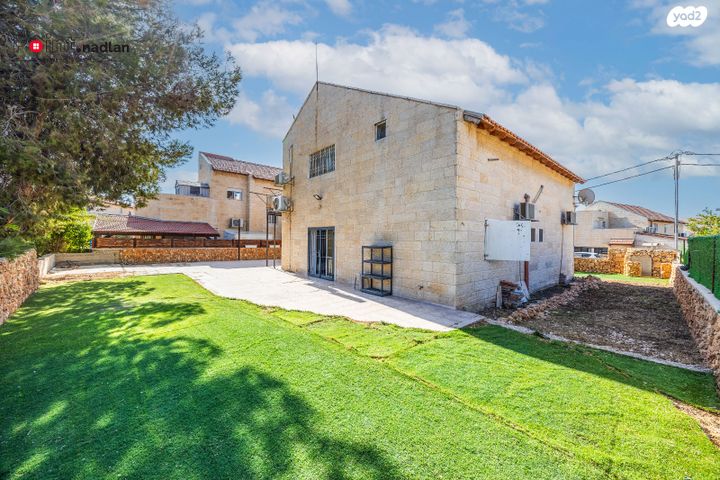 דו משפחתי, הזריחה, קדר, קדר