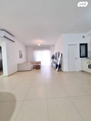 דירה, גאולה כהן, נאות פרס, רמלה