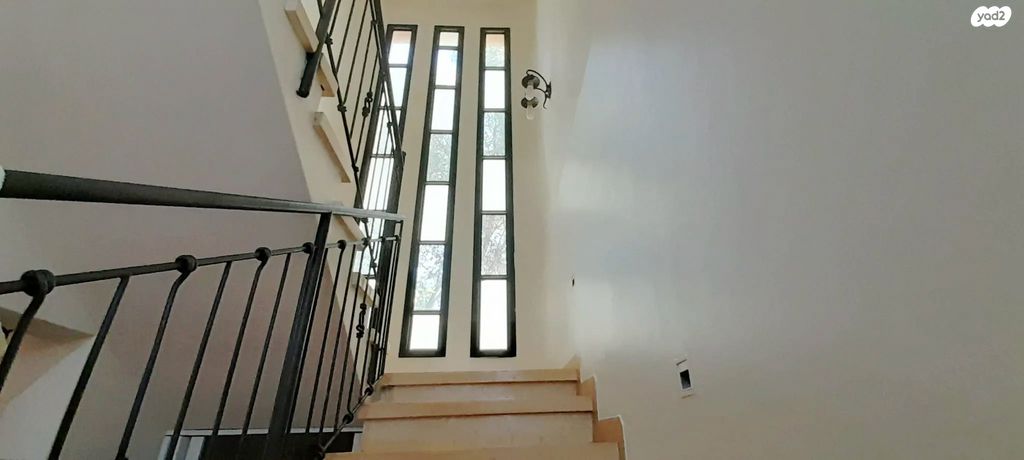 דו משפחתי, זבולון המר, רשפים, גדרה