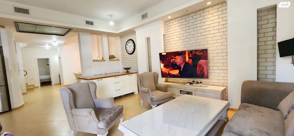 דו משפחתי, זבולון המר, רשפים, גדרה