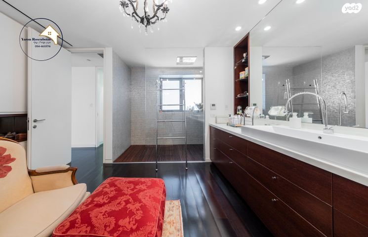 דירה, ניסים אלוני, צמרות איילון, פארק צמרת, תל אביב יפו