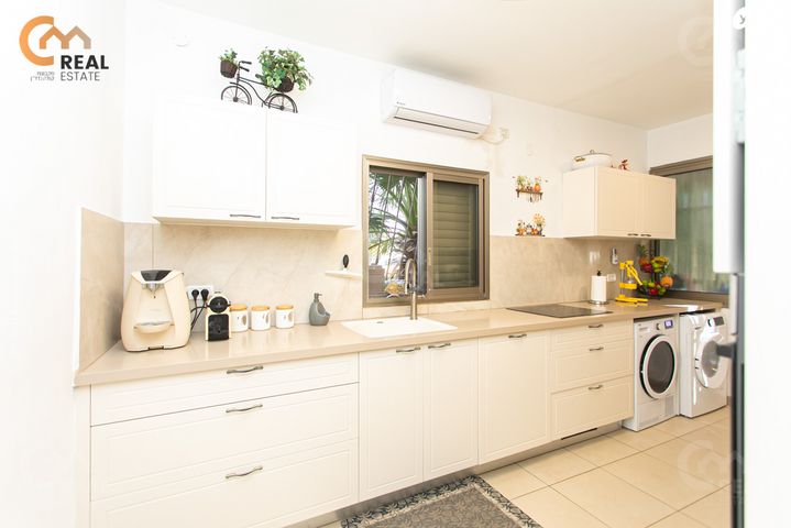 דירה, שדרות טרומפלדור, זיו, חיפה