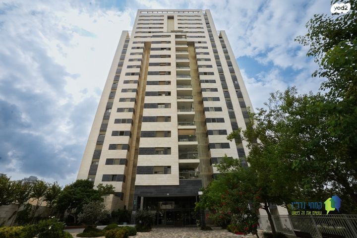 דירה, חיים בר לב, קרית קריניצי, רמת גן