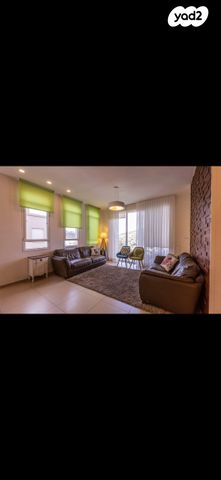 דו משפחתי, הרימון, עץ אפרים, עץ אפרים