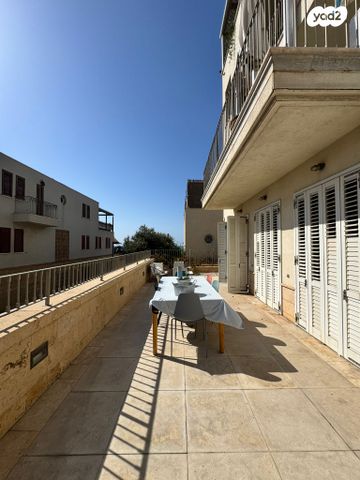 דירת גן, מנוחה 5, עג'מי, גבעת העליה, תל אביב יפו