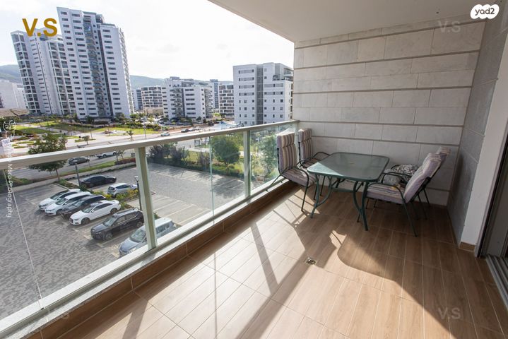 דירה, האגמית 7, החותרים, טירת כרמל