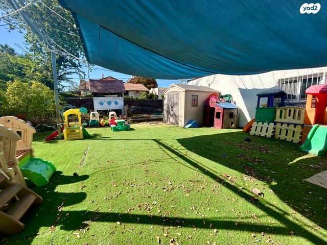 דו משפחתי, הוד השרון