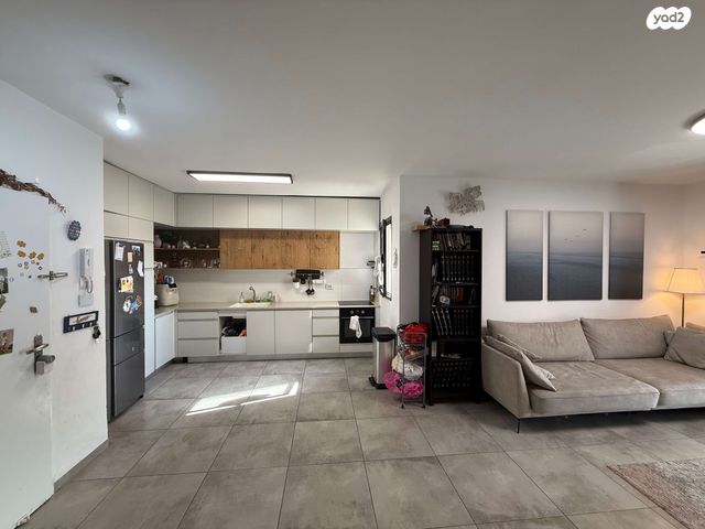 דירה, הרב אבא אבוחצירה, שדרות