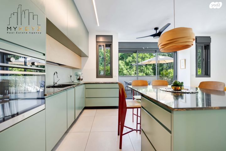 גג/ פנטהאוז, שדרות הילד 20, שכונת בן גוריון, מרכז העיר ג', רמת גן