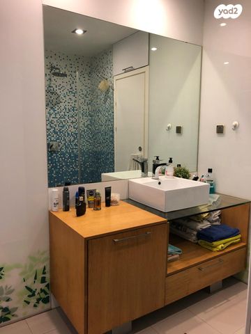 דירה, הכרם, ב' / צפון מערב העיר, רחובות