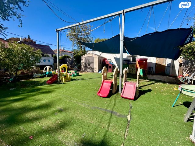 מגרשים, גני צבי, הוד השרון