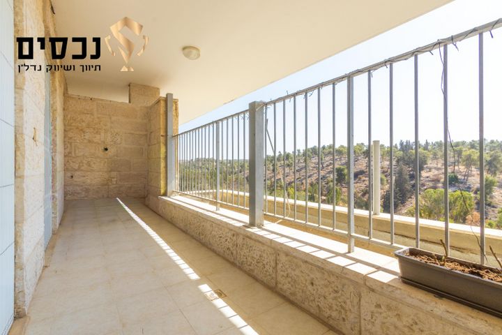 דירת גן, רבי יוסי בן קיסמא, אלעד