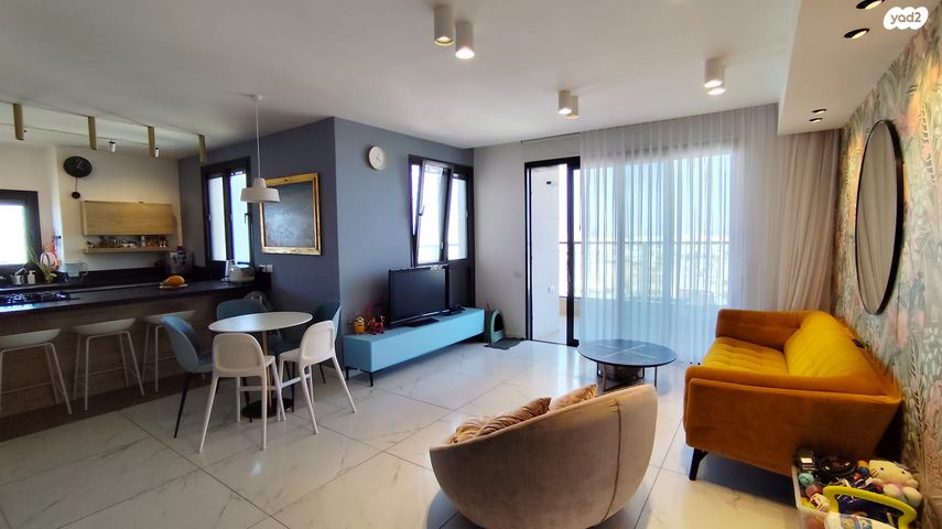 דירה, הרב ניסנבאום 37, אזור תעשיה, בת ים