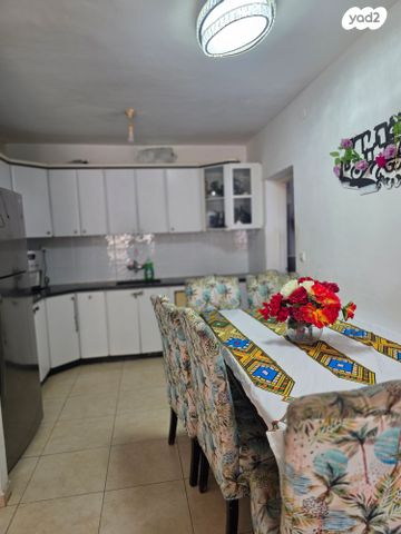 דירה, מלכי ישראל, קרית גת