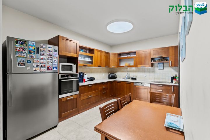 דירה, רמב"ם, ראשון לציון