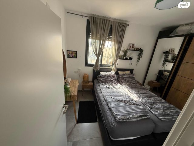 דירה, הרב אבא אבוחצירה, שדרות