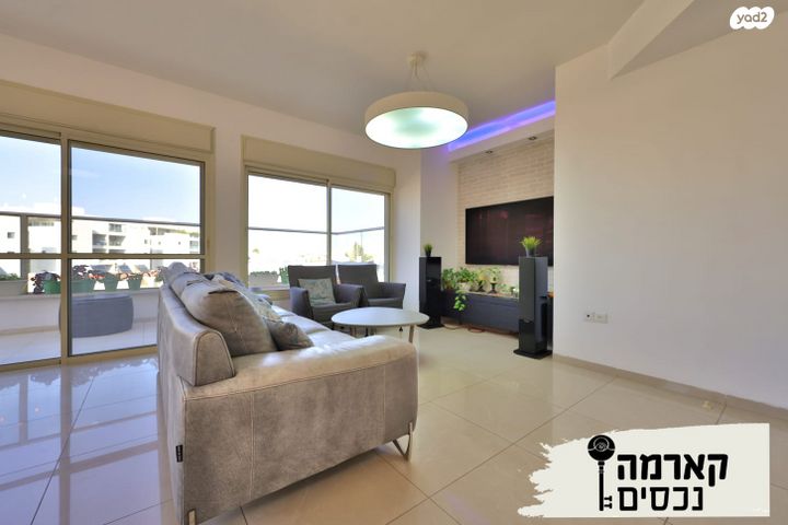 גג/ פנטהאוז, הרב הרצוג, קרית מוצקין