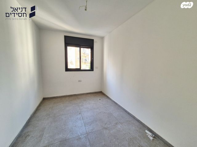 דירה, מניה שוחט, רמז, מערב ותיק, ראשון לציון