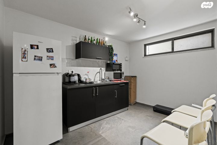 דו משפחתי, מנדלי מוכר ספרים 1, ראשון לציון