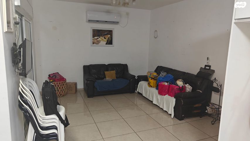 דירת גן, נוף הרים, הראשונים, שלומי