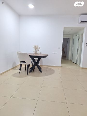 דירה, גאולה כהן, נאות פרס, רמלה