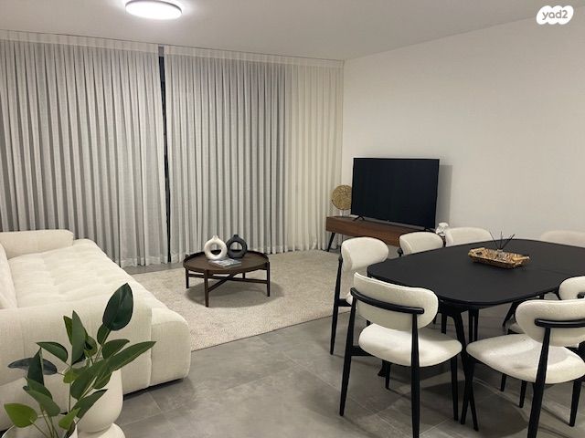 דירה, אלון, רמת השרון