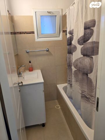 דירה, מלכי ישראל, קרית גת