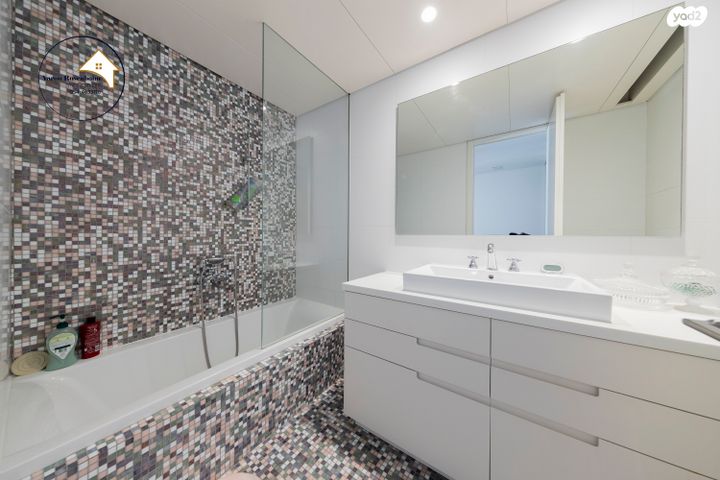 דירה, ניסים אלוני, צמרות איילון, פארק צמרת, תל אביב יפו