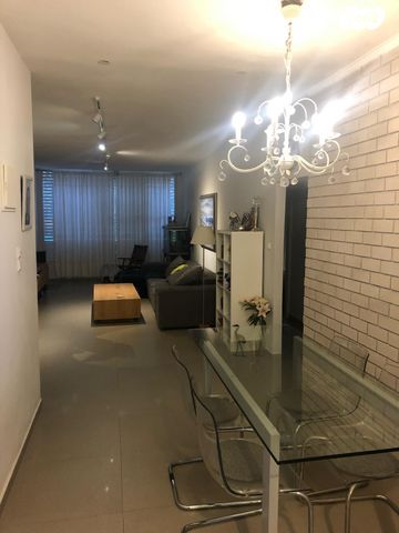 דירה, הכרם, ב' / צפון מערב העיר, רחובות