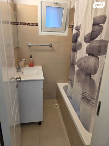 דירה, מלכי ישראל, קרית גת