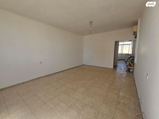 דירה, פנחס רוטנברג, נגבה, רמת גן