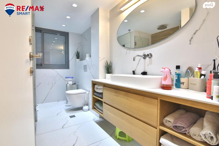 דירה, עפרה חזה, משכנות האומנים, קרית מוצקין