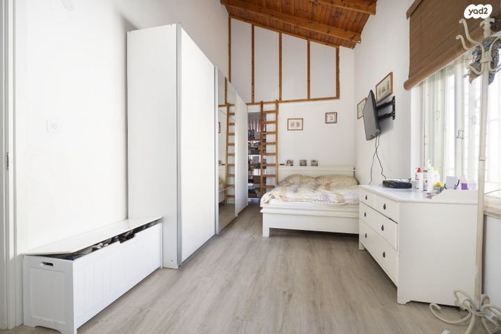 דירה, קורא הדורות, תלפיות, ירושלים