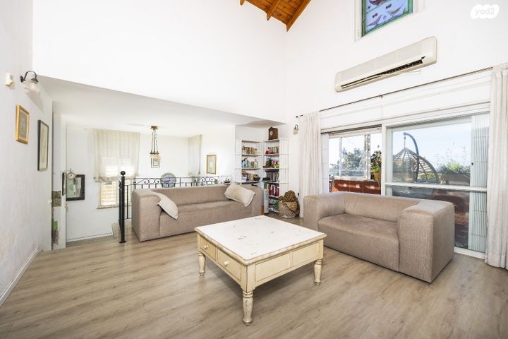 דירה, קורא הדורות, תלפיות, ירושלים