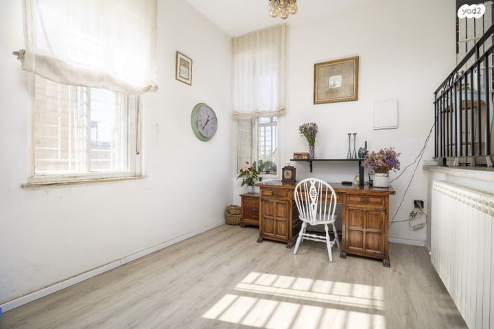 דירה, קורא הדורות, תלפיות, ירושלים