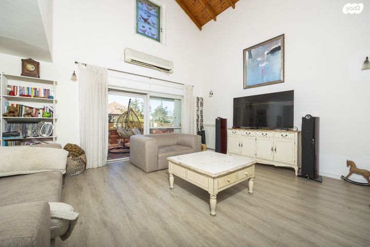 דירה, קורא הדורות, תלפיות, ירושלים