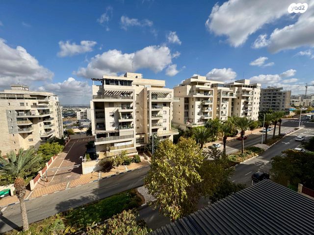 דירה, נחל איילון, צור יצחק, צור יצחק