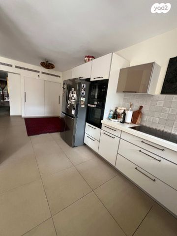 דירת גן, אחוזה, חיפה