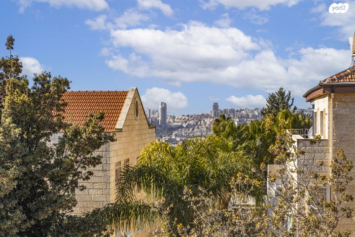 דירה, קורא הדורות, תלפיות, ירושלים